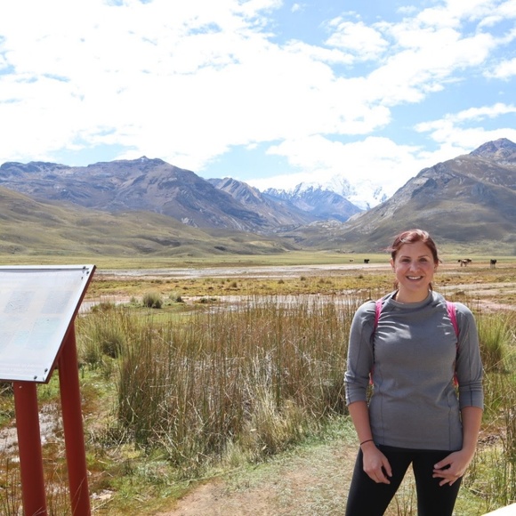 Meet your posher, Ashley - Picture 4 of 4